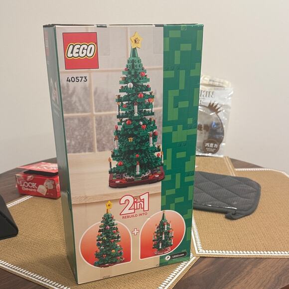 LEGO Christmas Tree Festive Green and Red Holiday Tree - Picture 2 of 2